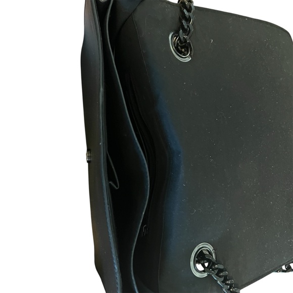 Aldo Black Handbag‎ – Great Condition, Stylish & Versatile - Picture 4 of 5